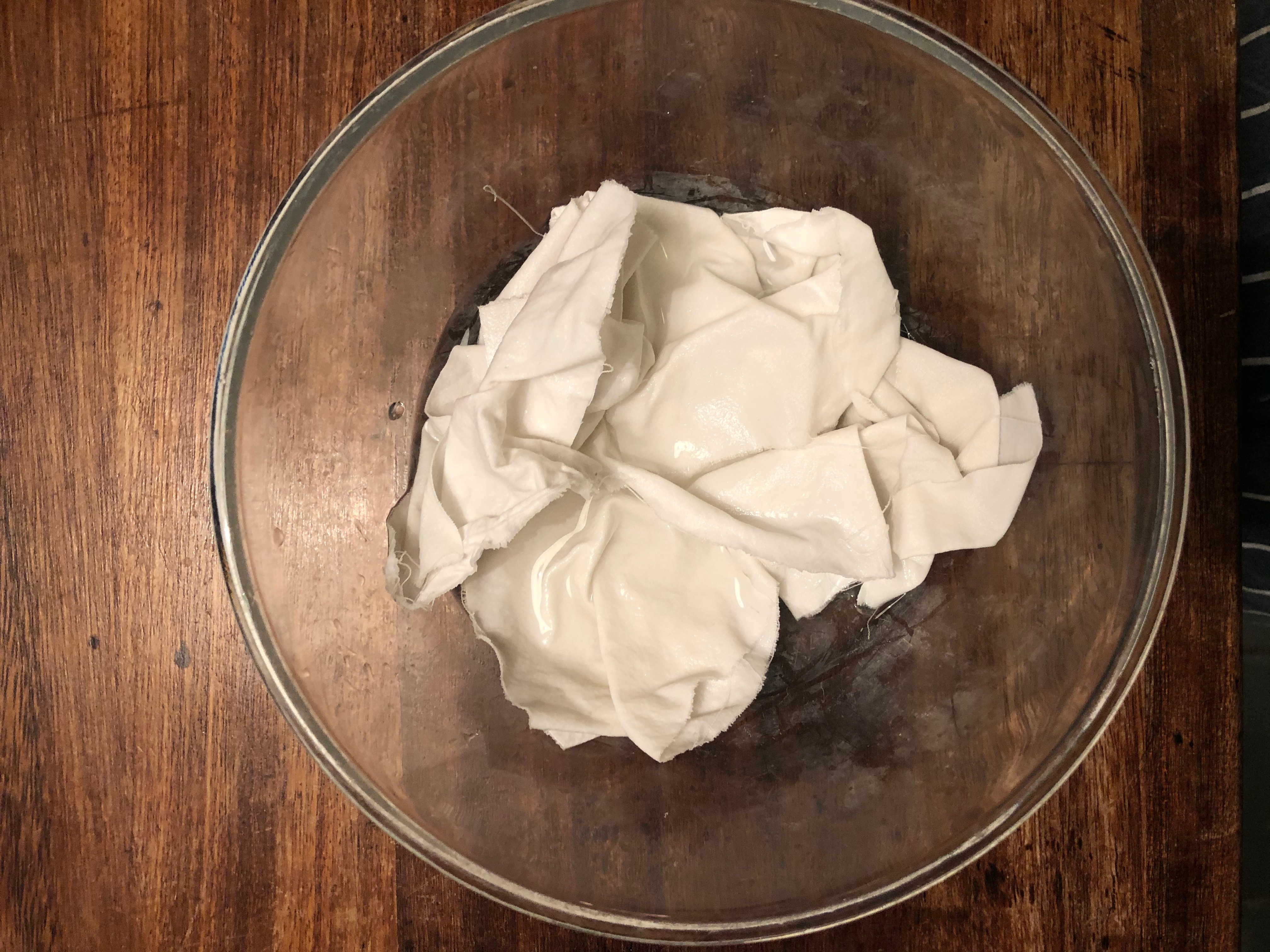 Cotton soaked in vinegar in a bowl